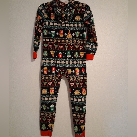 Cat & Jack Kids M(8) Onesie Pajama - Festive Black and Red - Picture 3 of 3